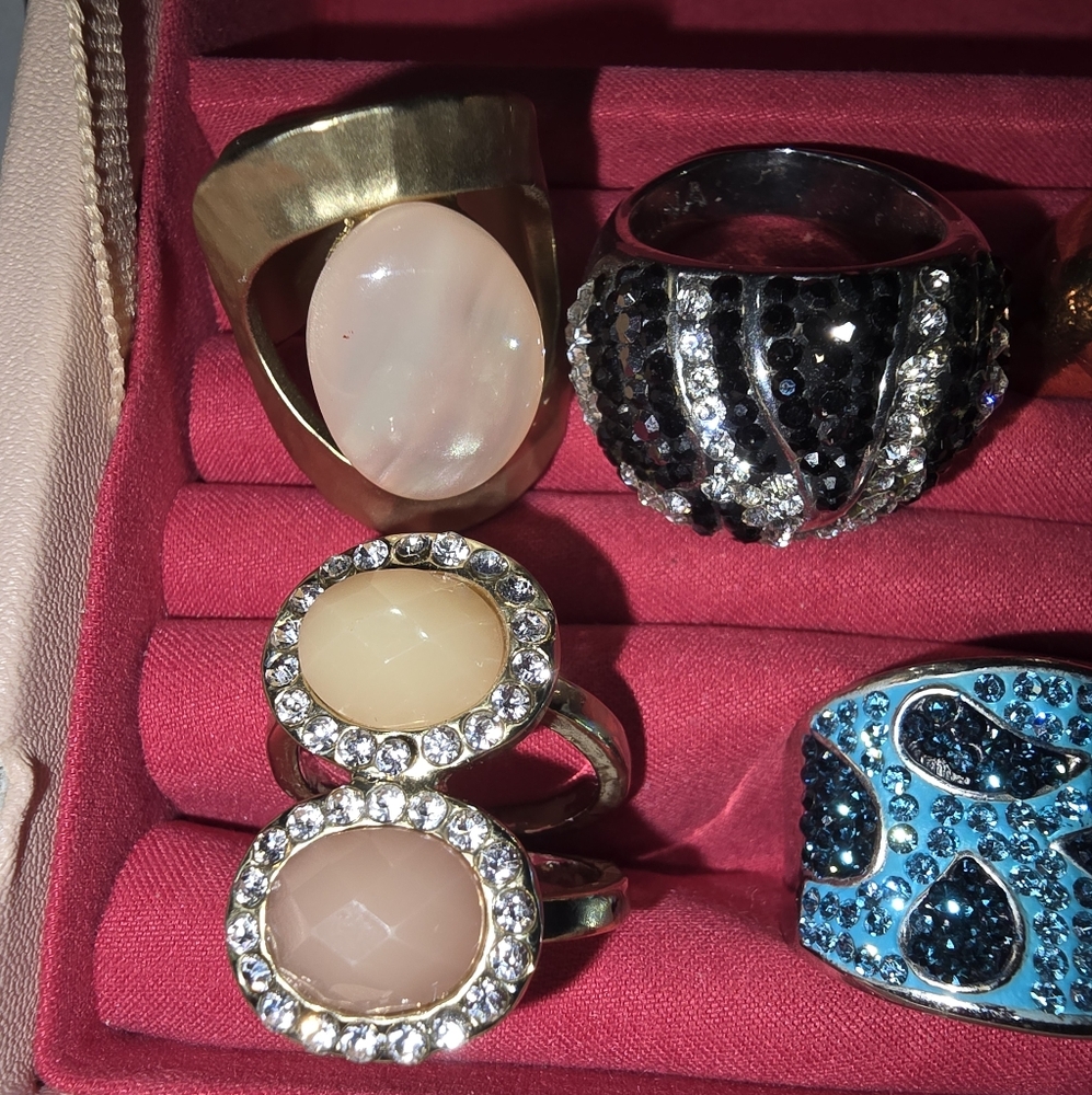 Size 8 rings - Picture 2 of 4